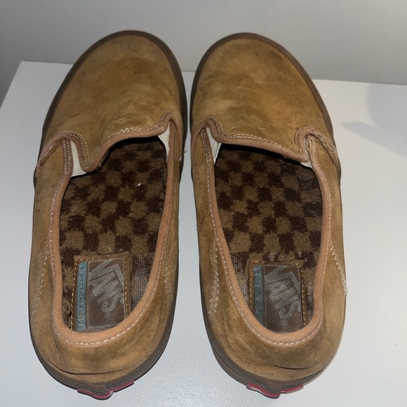 Women/ Men’s Vans® Classic Slip-On 'Pig Suede Shoes 
Women’s: 10.5
Men’s: 9 - Picture 6 of 8